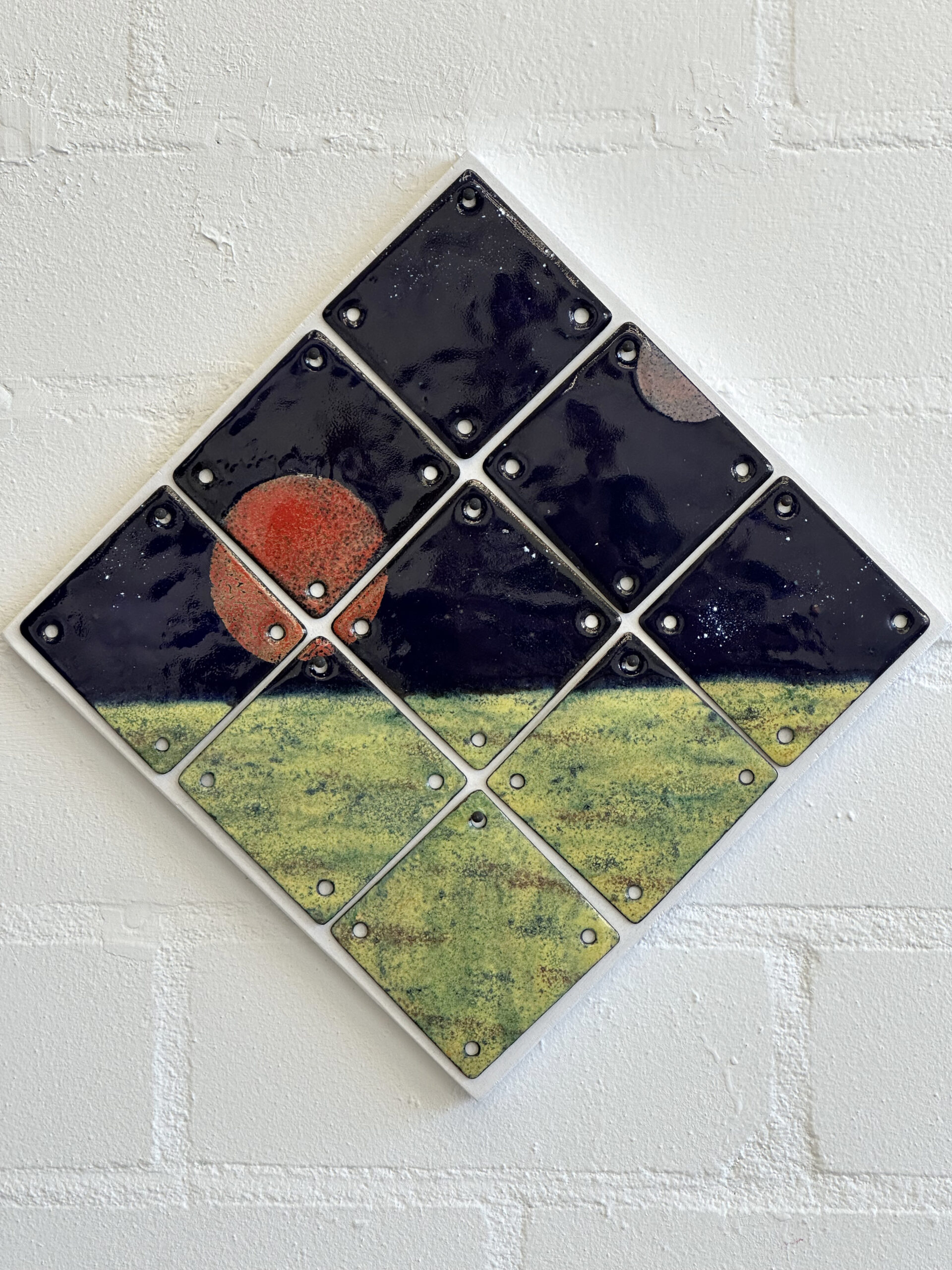 MAURICE MEEWISSE
Horizon #3 | 2025
Enamel, Wood, Nails.
H 34 x W 34 x D 2 cm