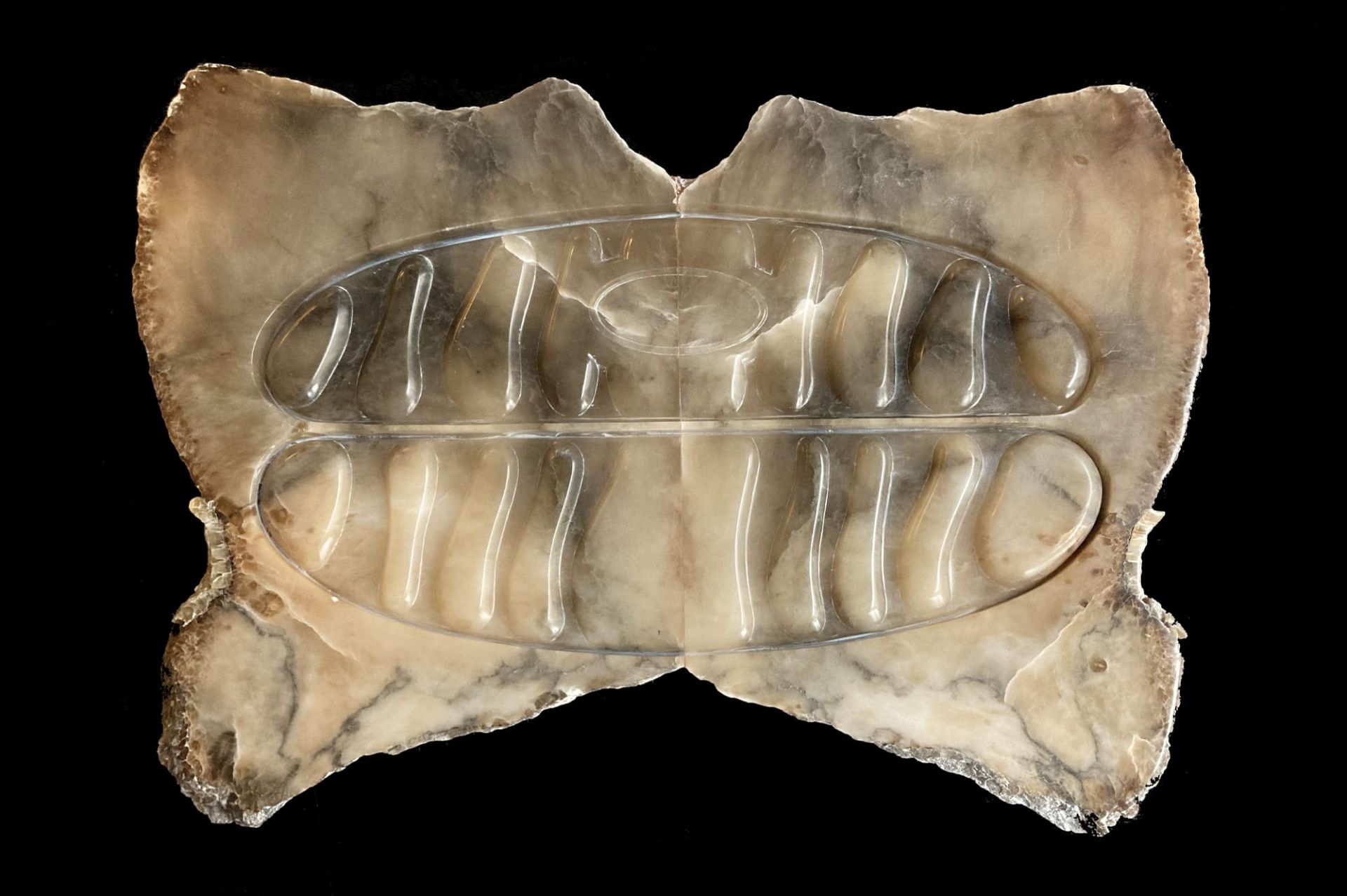 Luca Resta
Carnival #4
2024
alabaster
cm 40 x 30 x 3 cm