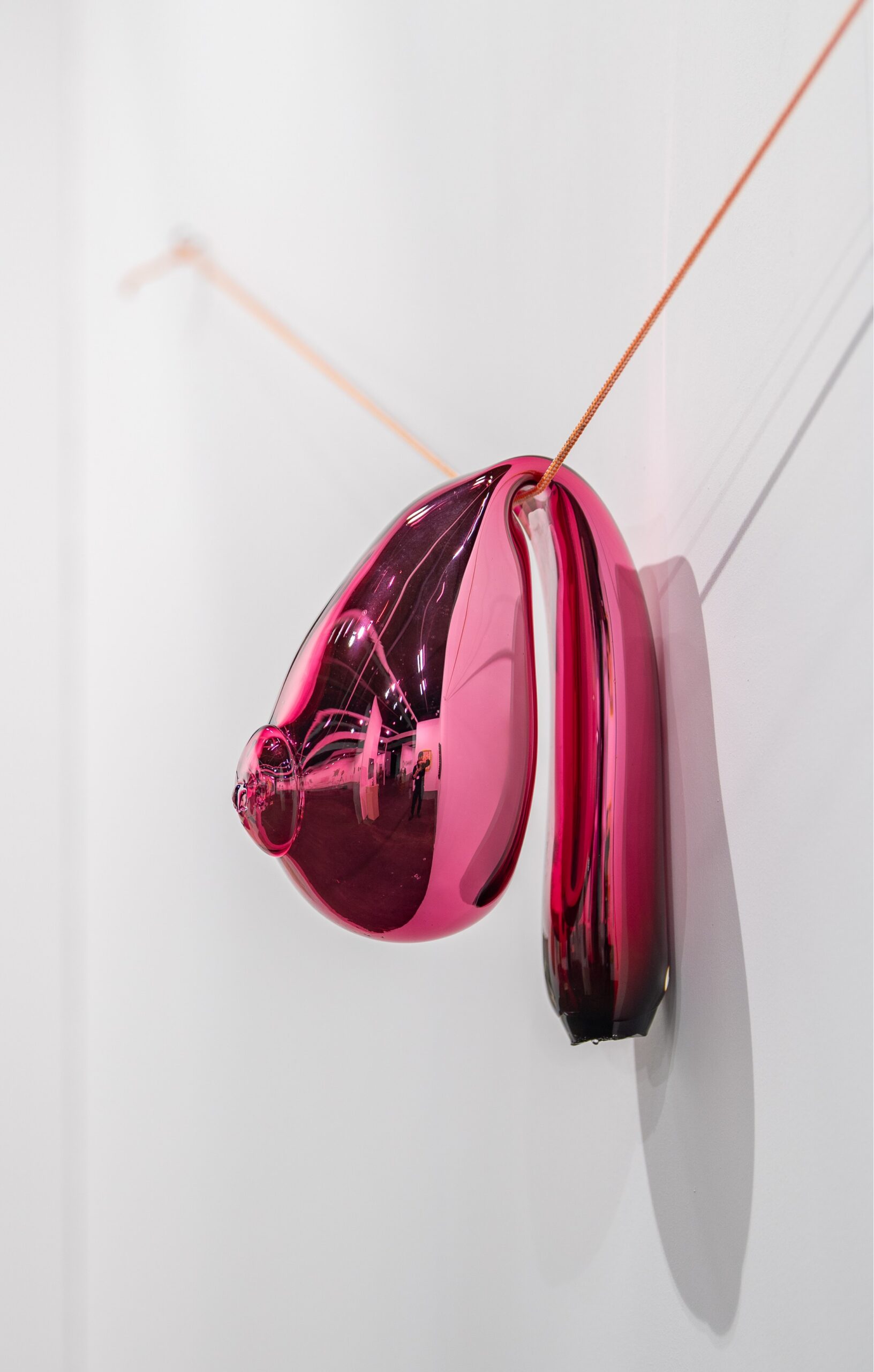 Maria Roosen, Ruby on rope, 2025,26, hand blown glass, dim.. variable
