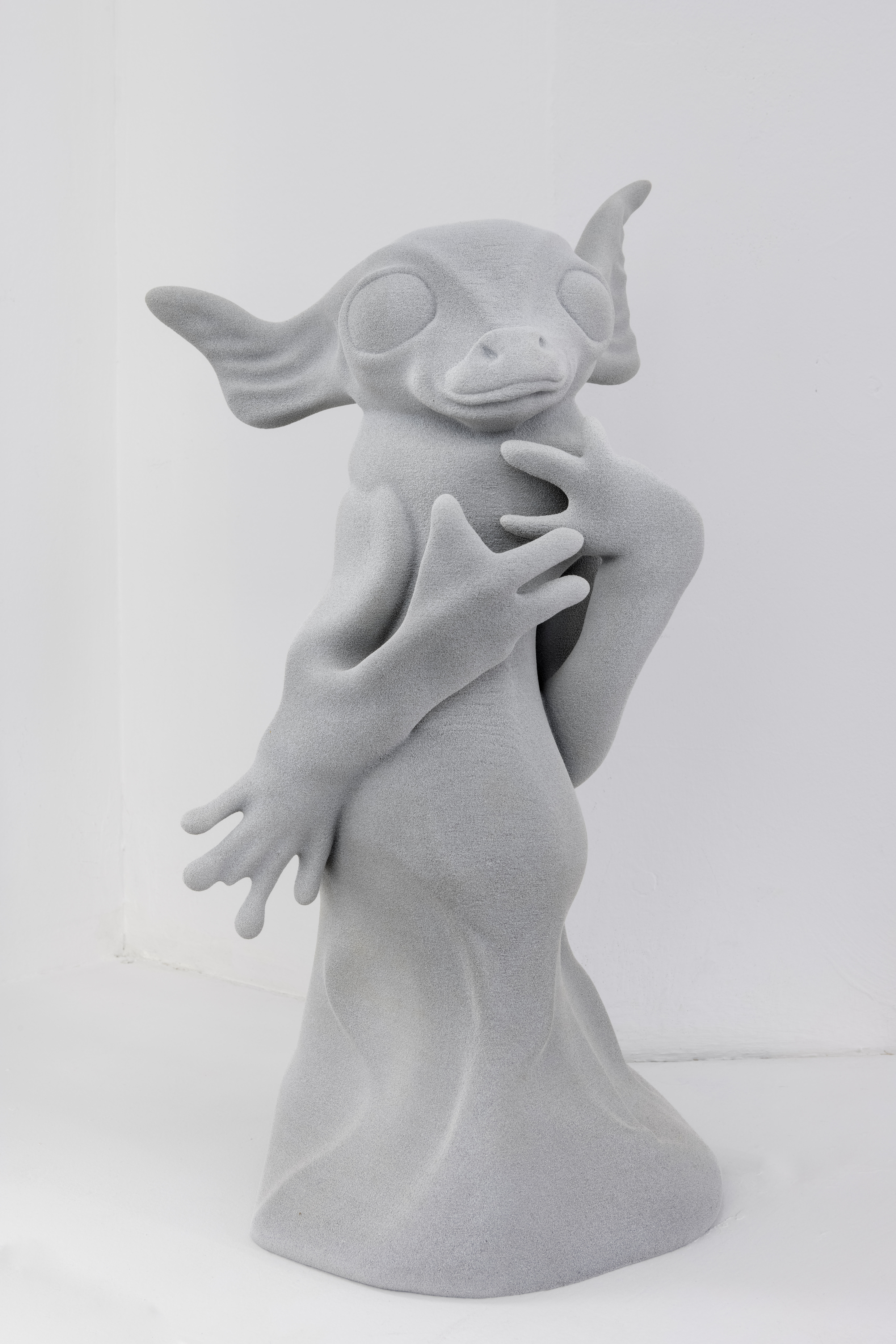 Mary-Audrey Ramirez, Wuffi in Pose, 2023, 3D printed sand, 50 × 26.9 × 22.3 cm, Edition of 3 + 1AP, Photo: Tamara Lorenz