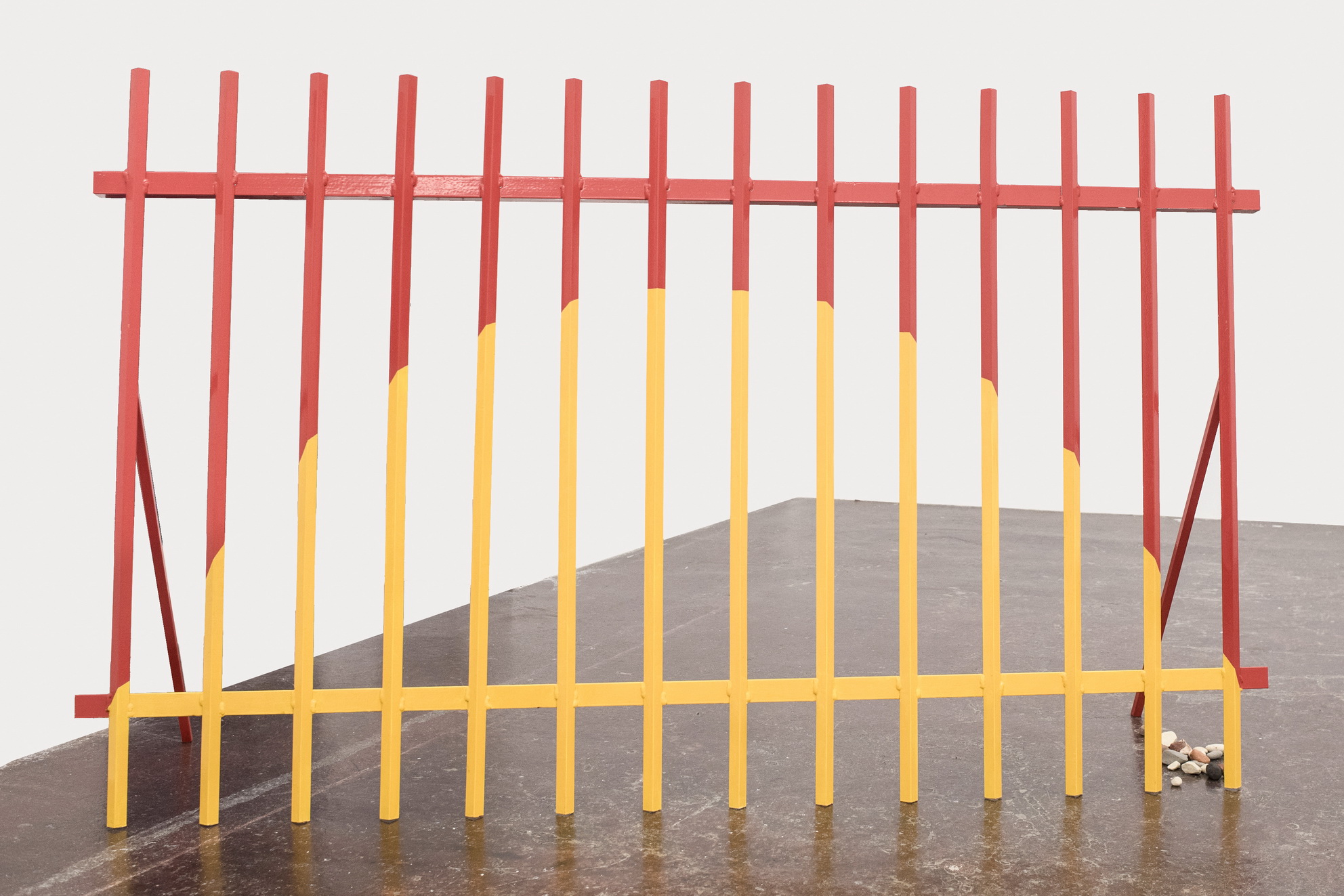 EXPOSICION 'UN FATAL DESCONTENTO DEL LUGAR' DE TAMARA ARROYO EN NF GALERIA