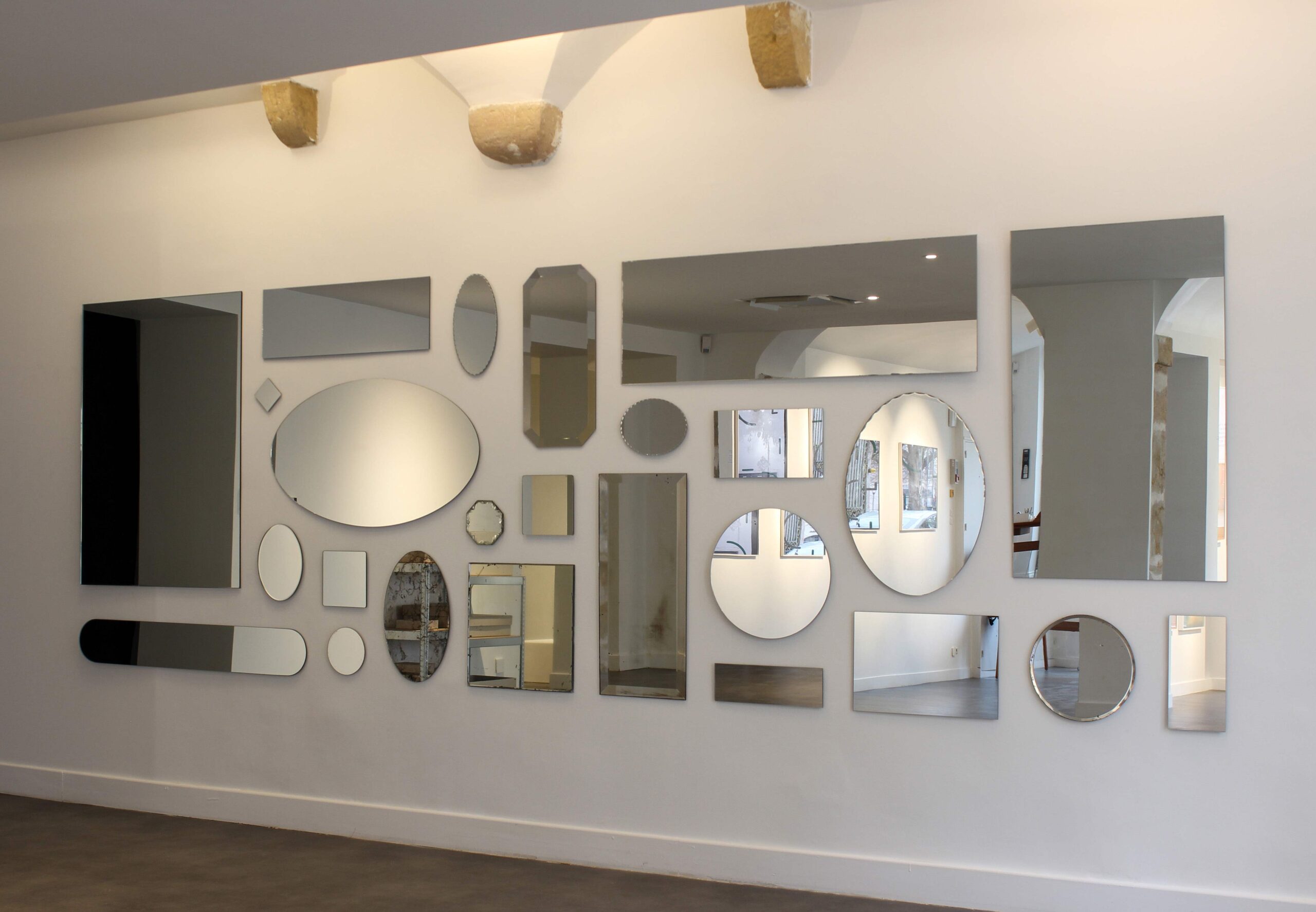 Jean-Baptiste Caron, Au gré des existences, 2023. Mirrors, anti-fog treatment, 430 x 140 cm