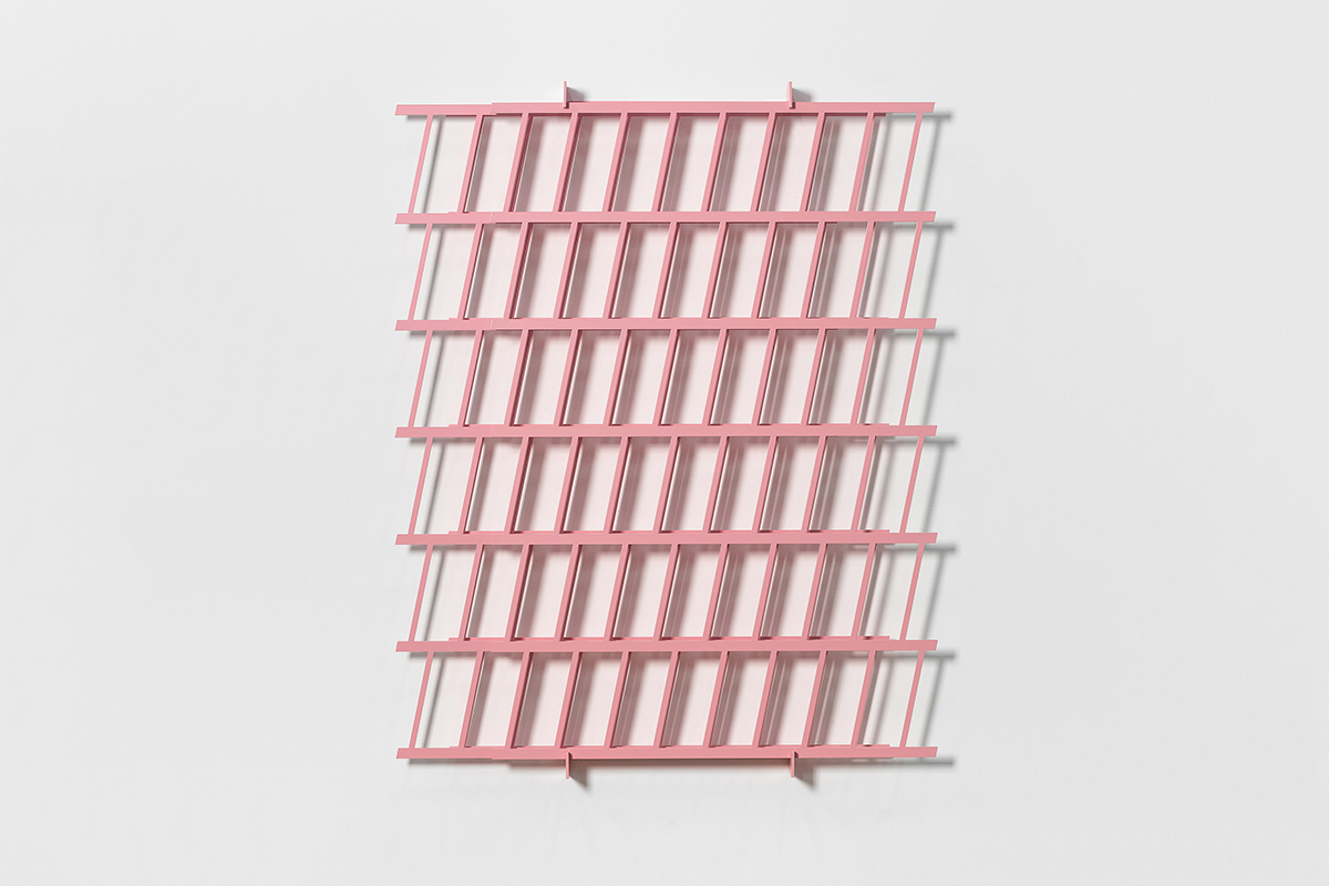Fernanda Fragateiro, Disappearance (pink), 2021, Lacquered stainless steel, 92 x 75 x 7 cm (photo by Bruno Lopes)
