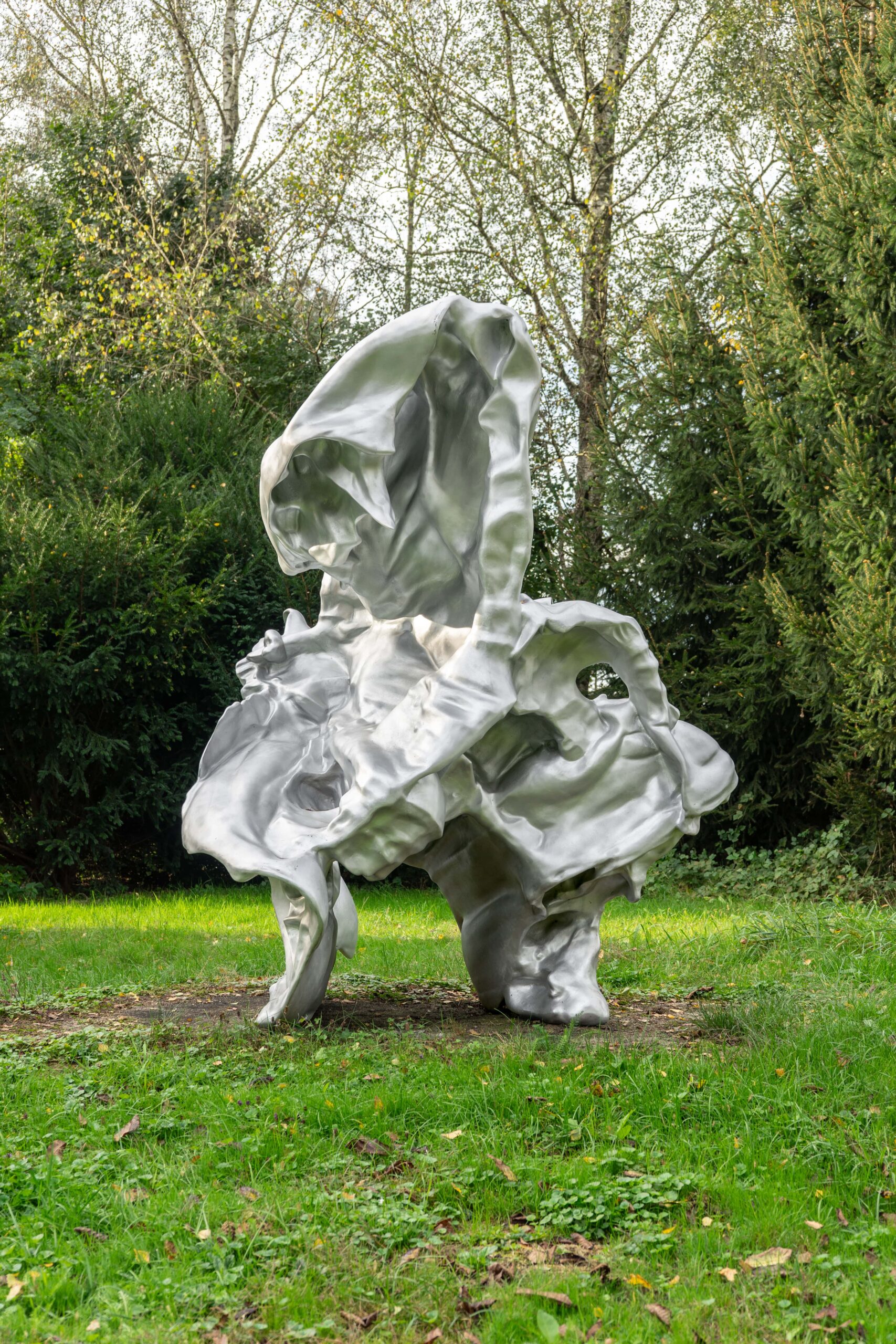Karl Karner
KÄ r, 2024
aluminium
250 x 205 x 205 cm
98 3/8 x 80 3/4 x 80 3/4 in