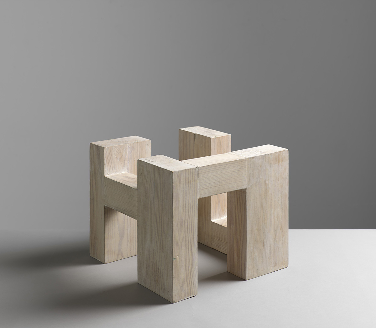 Amador. Ascending descending module. Pine wood. Module II. 28 x 34,5 x 34,5 cm