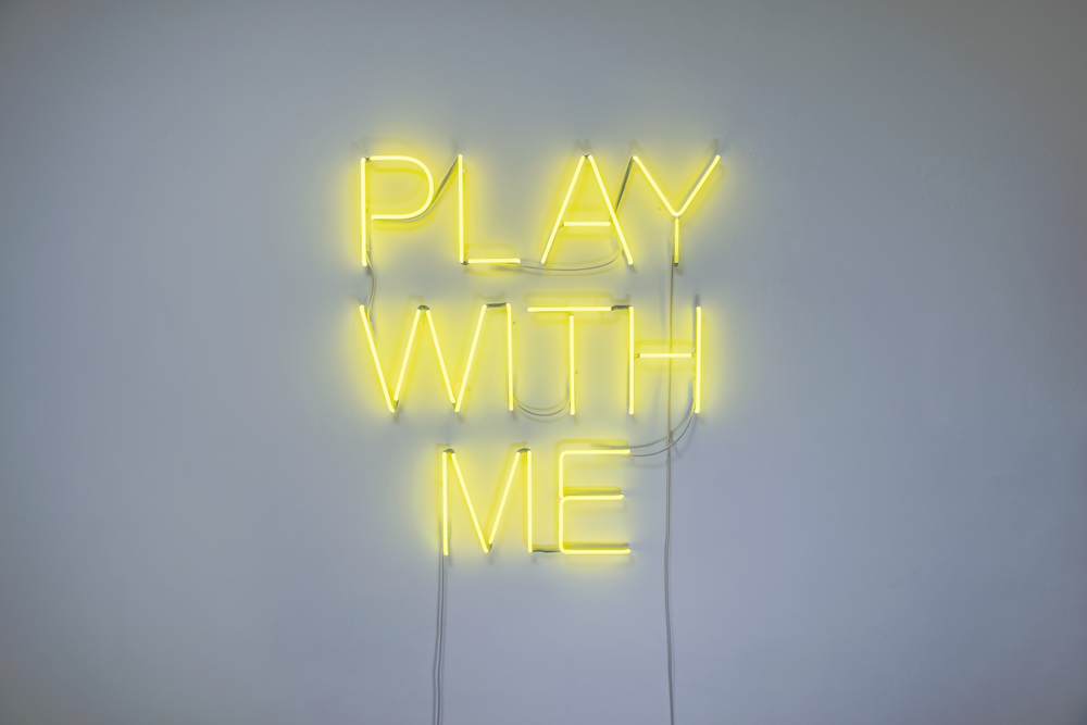 I want kiss you in paris, NEON, Christa Joo Hyun D'angelo