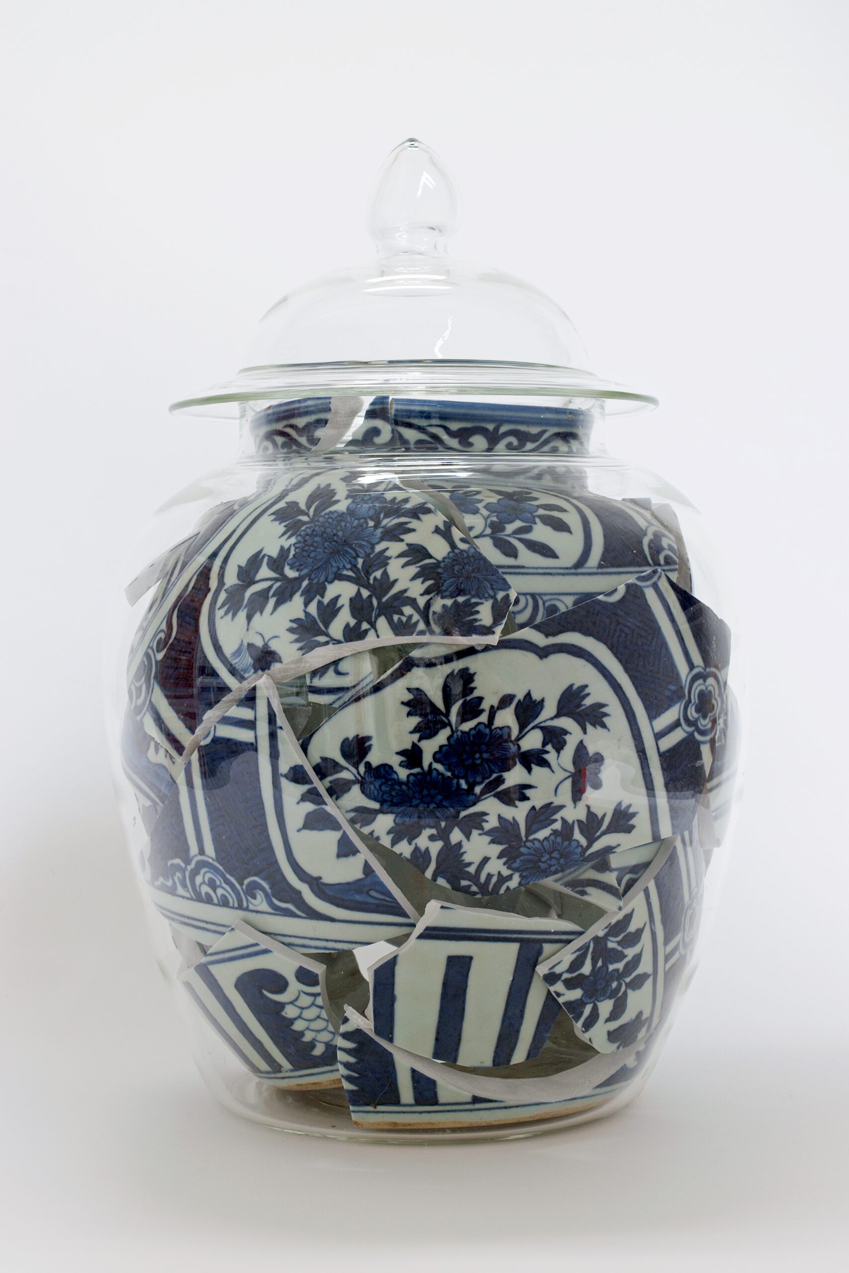 Bouke de Vries, Memory vessel 62, 19th century Chinese porcelain and glass, Diam. 35 x 52