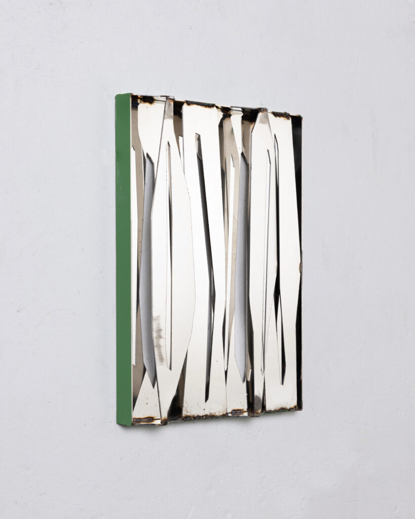 Time Camouflage: Undergrowth Slits